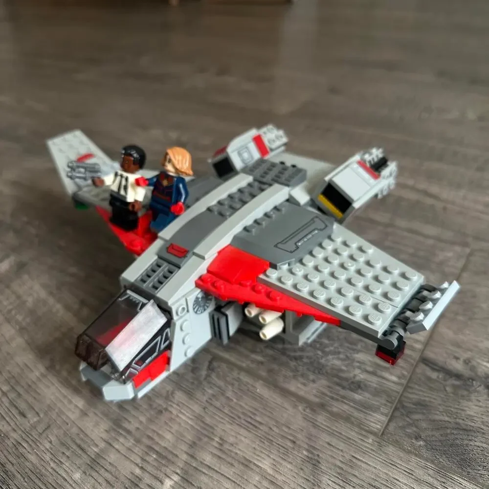 2019 Retired LEGO Marvel 76127 Captain Marvel Skrull Attack Set - Incomplete